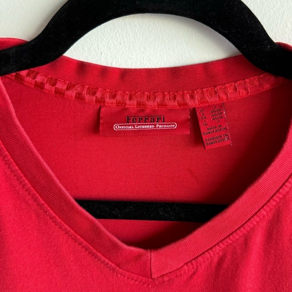 Ferrari Classic Scuderia Red Short Sleeve V-Neck T-Shirt Small - Picture 4 of 5